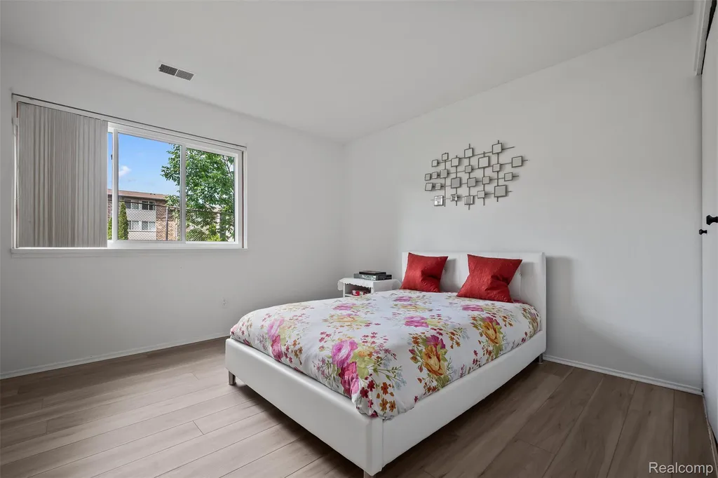 1255 S Maple Road Ann Arbor City MI 48103