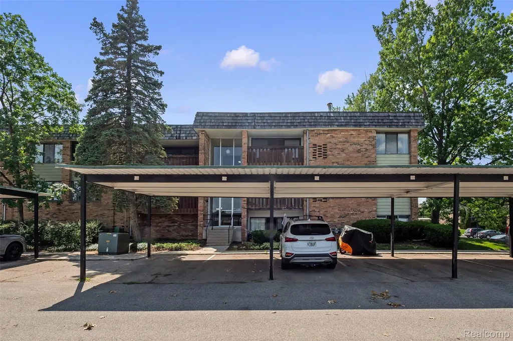 1255 S Maple Road Ann Arbor City MI 48103