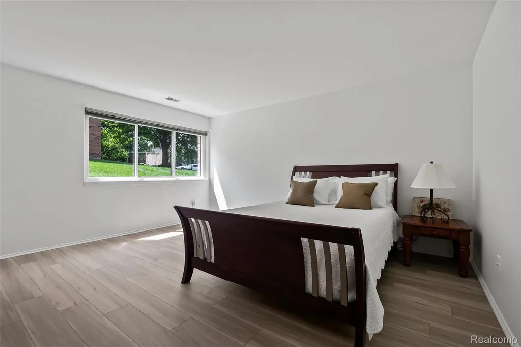 1255 S Maple Road Ann Arbor City MI 48103
