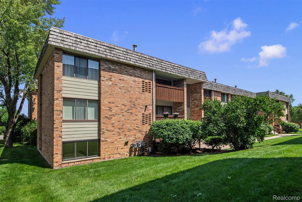 1255 S Maple Road Ann Arbor City MI 48103