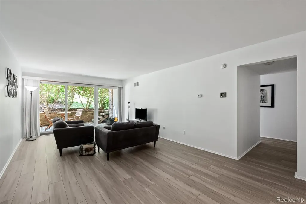 1255 S Maple Road Ann Arbor City MI 48103