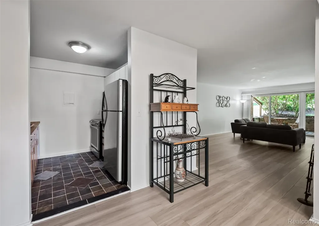 1255 S Maple Road Ann Arbor City MI 48103