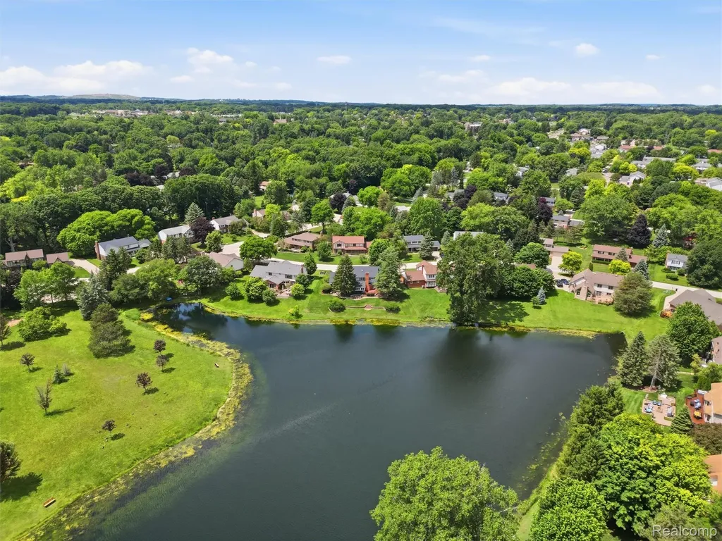 2463 Kimberly Fair Street Rochester Hills City MI 48309