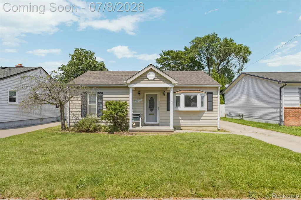 23137 E 13 Mile Road St. Clair Shores City MI 48082