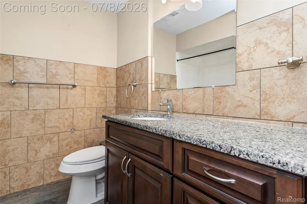 23137 E 13 Mile Road St. Clair Shores City MI 48082