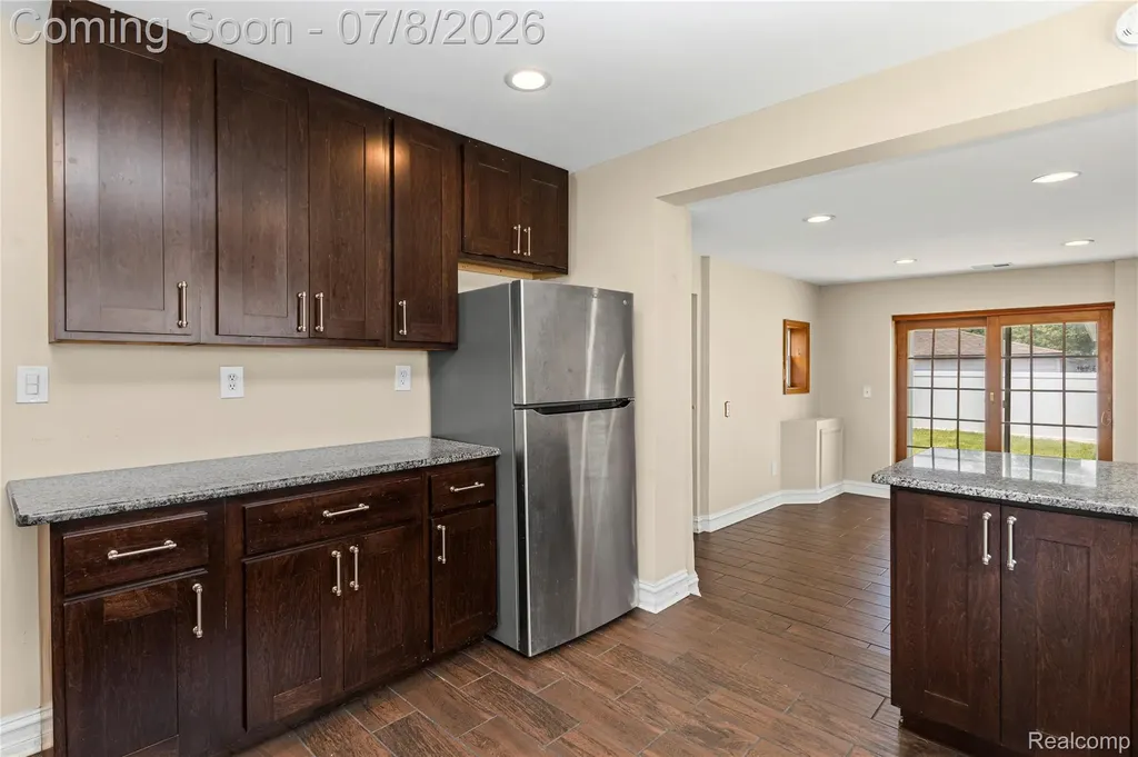 23137 E 13 Mile Road St. Clair Shores City MI 48082