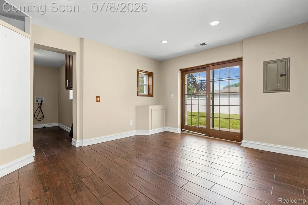 23137 E 13 Mile Road St. Clair Shores City MI 48082