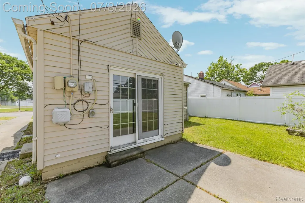 23137 E 13 Mile Road St. Clair Shores City MI 48082