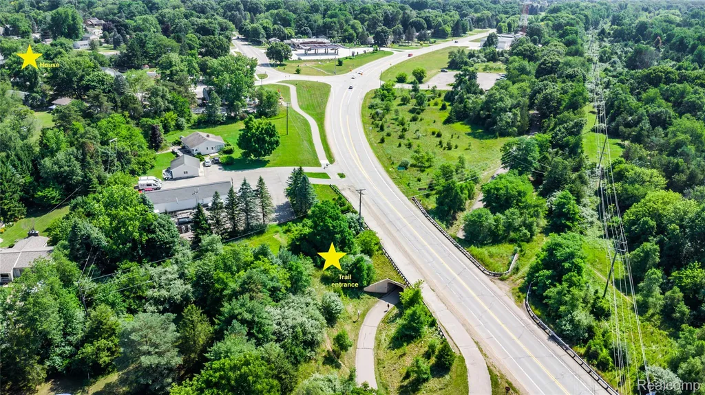 9175 Bernice Drive Hamburg Township MI 48169