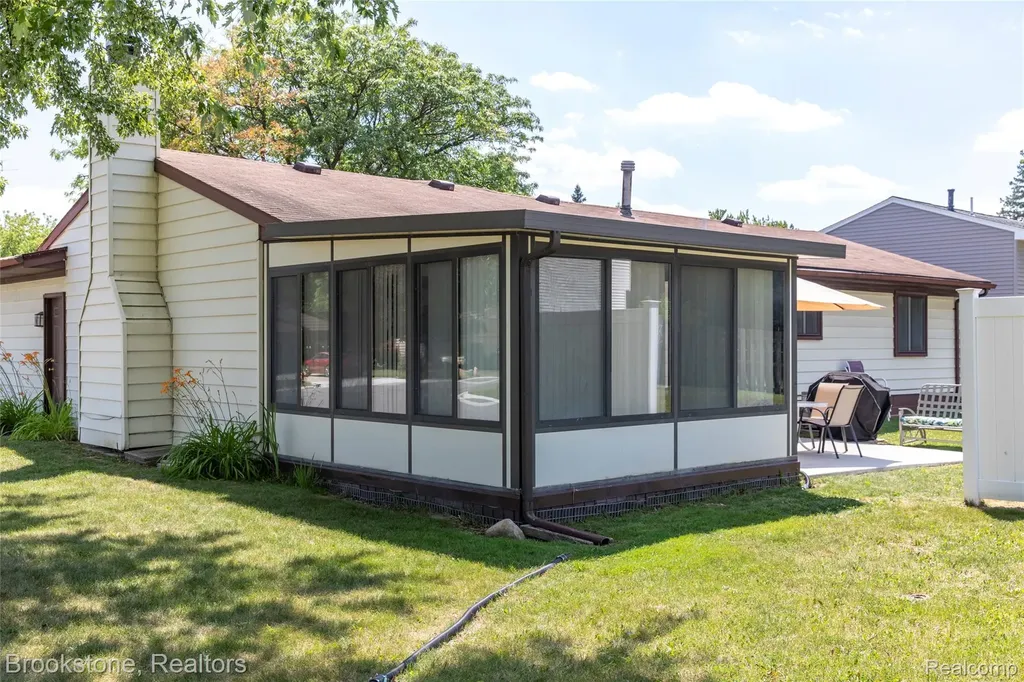 5245 Spinning Wheel Drive Grand Blanc Charter Township MI 48439