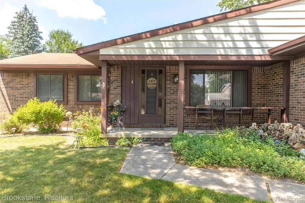 5245 Spinning Wheel Drive Grand Blanc Charter Township MI 48439