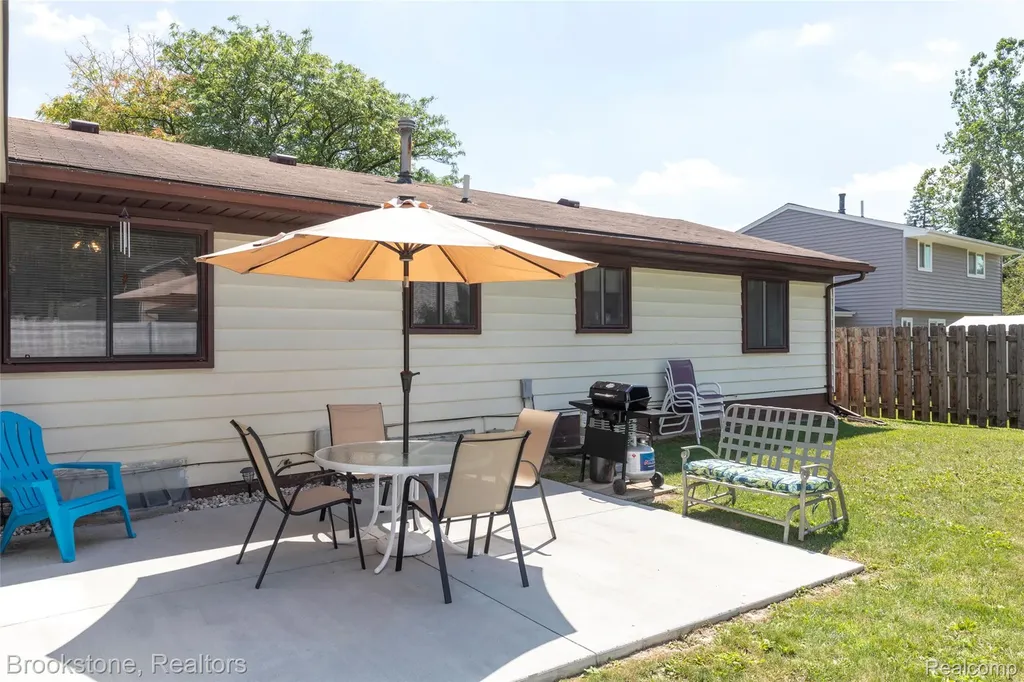 5245 Spinning Wheel Drive Grand Blanc Charter Township MI 48439