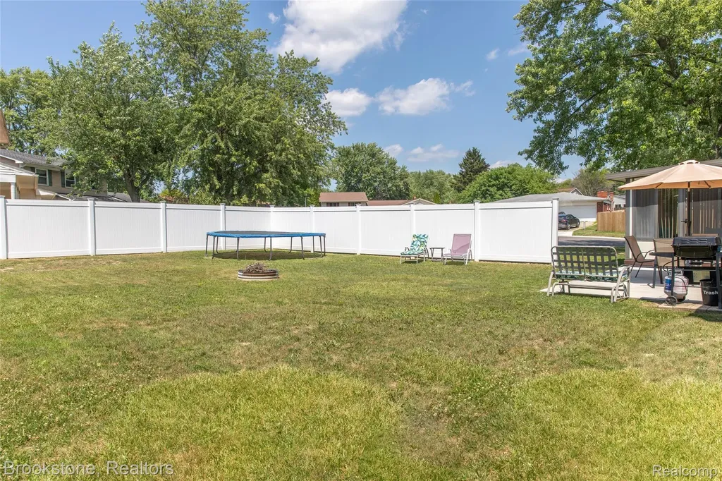 5245 Spinning Wheel Drive Grand Blanc Charter Township MI 48439