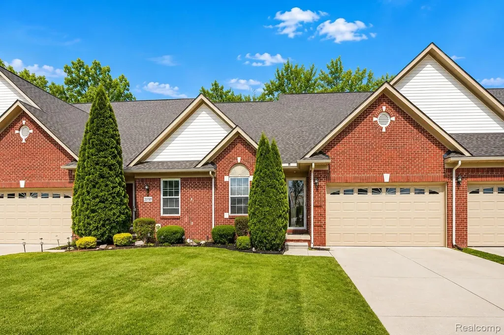 20789 Hummingbird Drive Brownstown Charter Township MI 48174