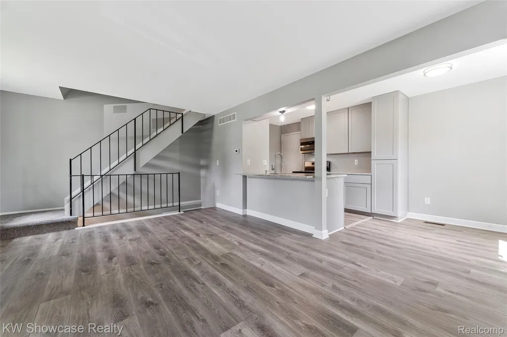 1424 Harbor Drive Walled Lake City MI 48390