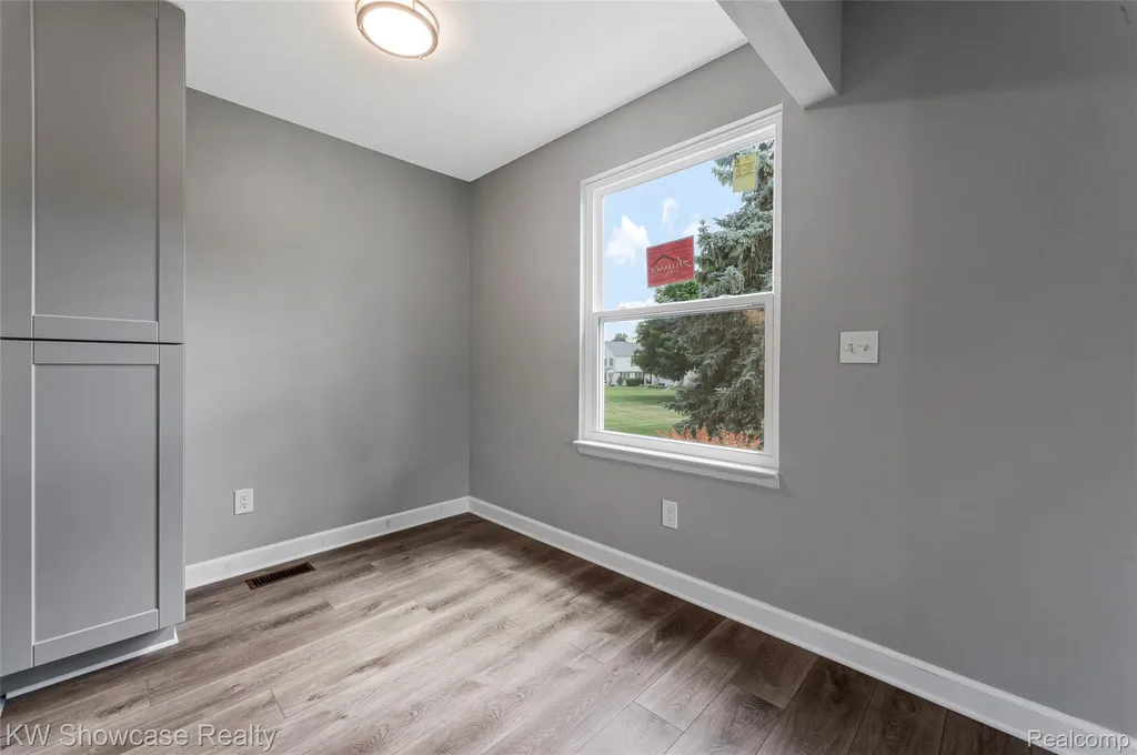 1424 Harbor Drive Walled Lake City MI 48390