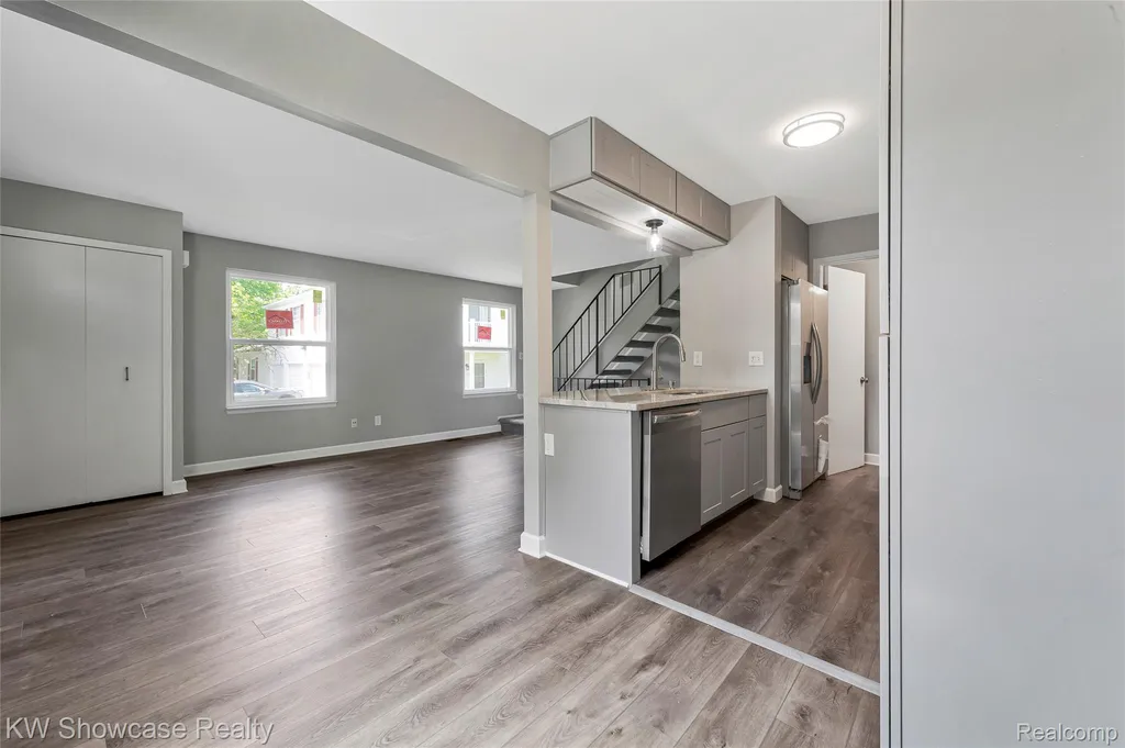 1424 Harbor Drive Walled Lake City MI 48390