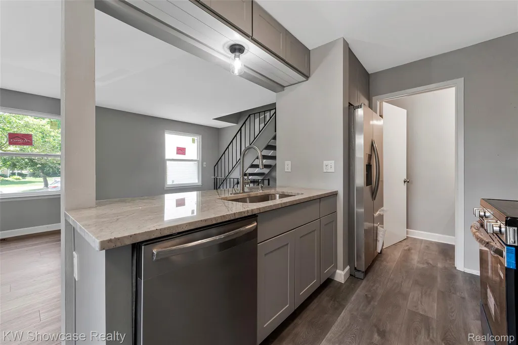 1424 Harbor Drive Walled Lake City MI 48390