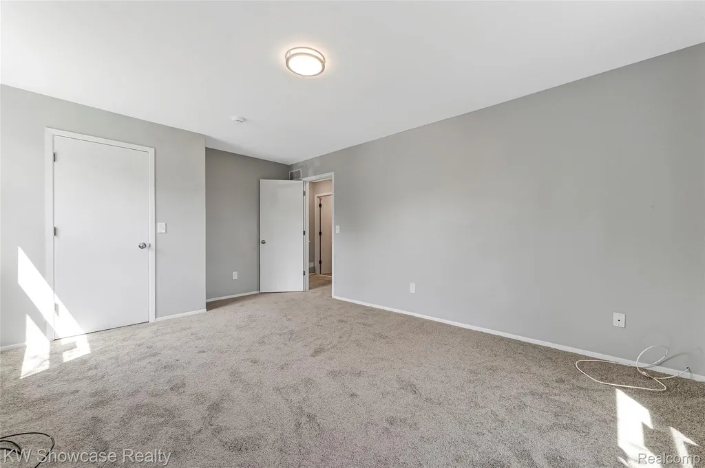 1424 Harbor Drive Walled Lake City MI 48390