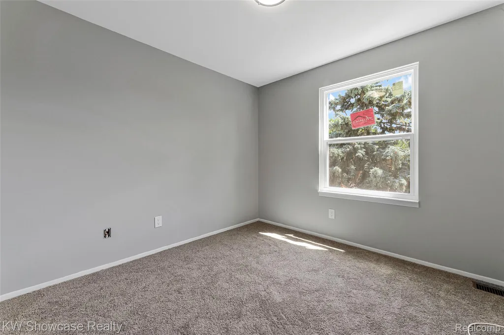 1424 Harbor Drive Walled Lake City MI 48390