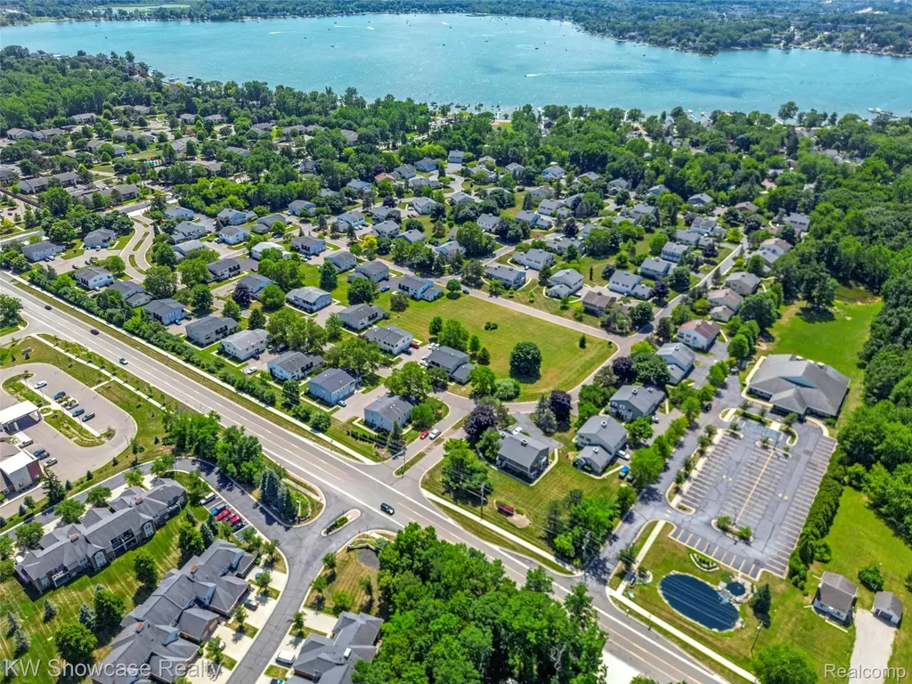 1424 Harbor Drive Walled Lake City MI 48390