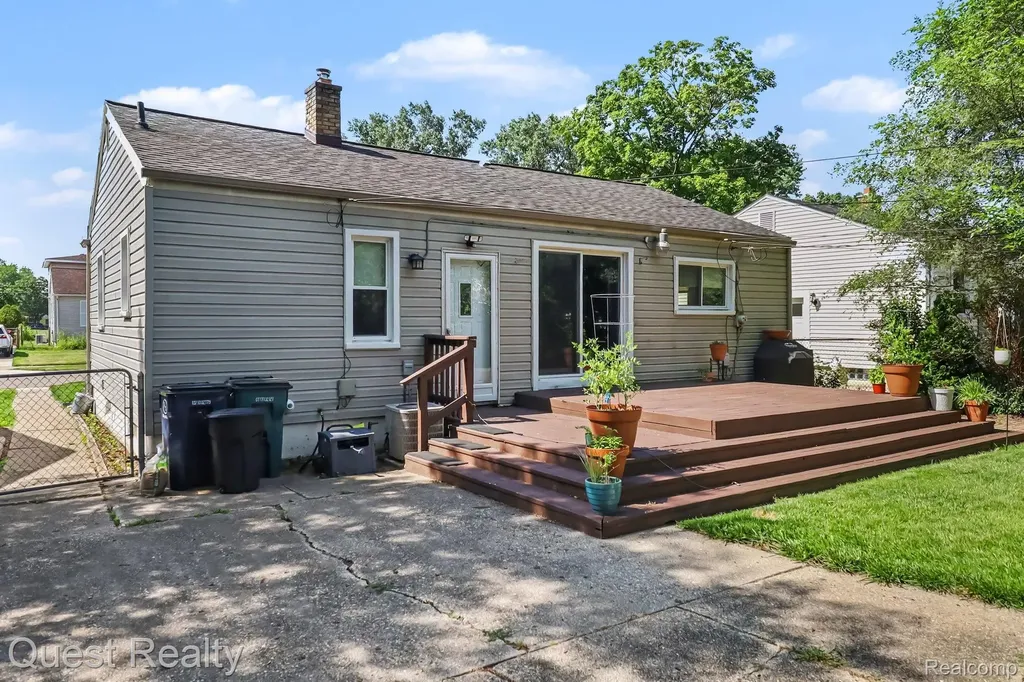 1529 Amelia Avenue Royal Oak City MI 48073