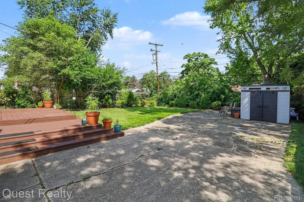 1529 Amelia Avenue Royal Oak City MI 48073