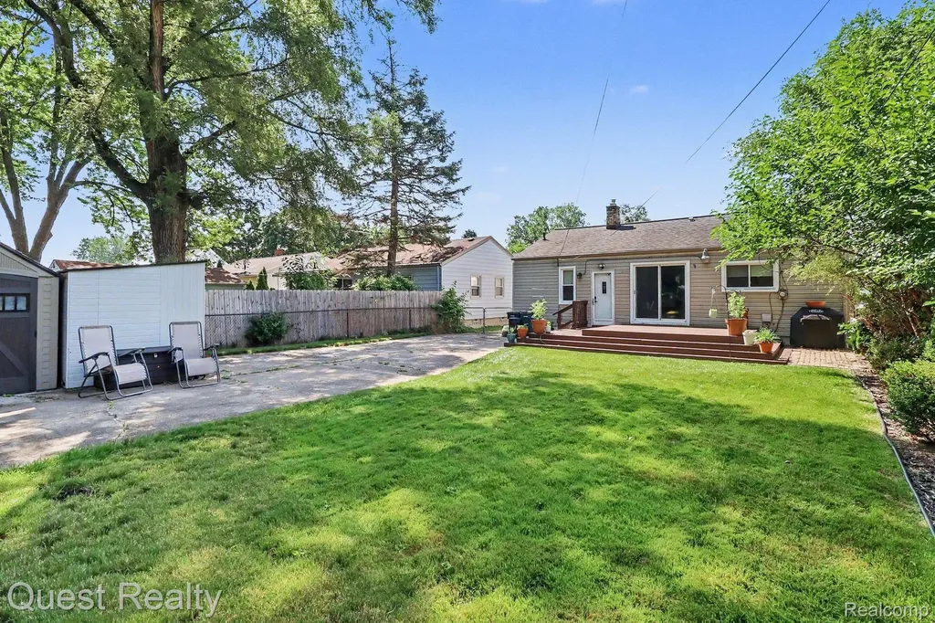1529 Amelia Avenue Royal Oak City MI 48073