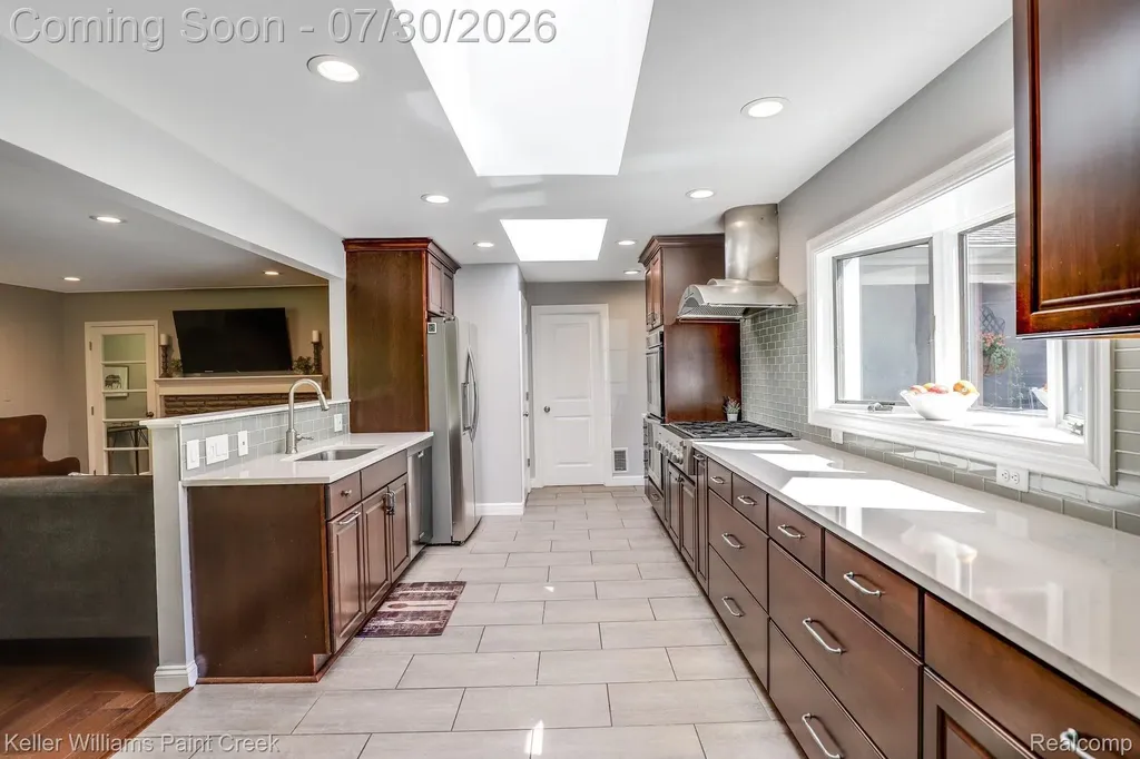 340 Whims Lane Oakland Charter Township MI 48306