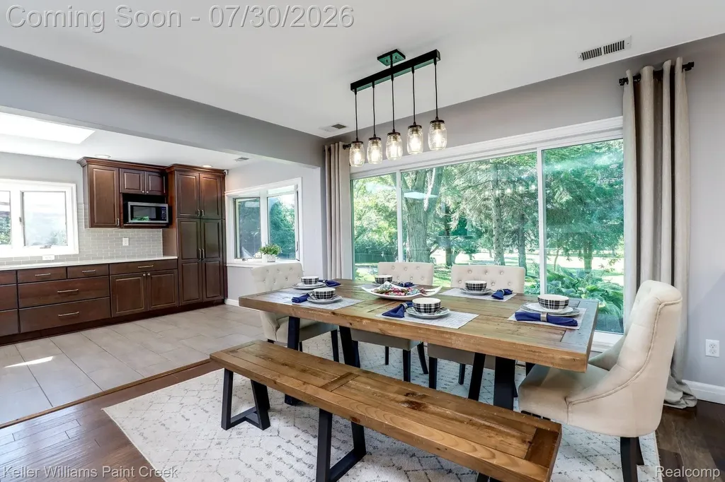 340 Whims Lane Oakland Charter Township MI 48306