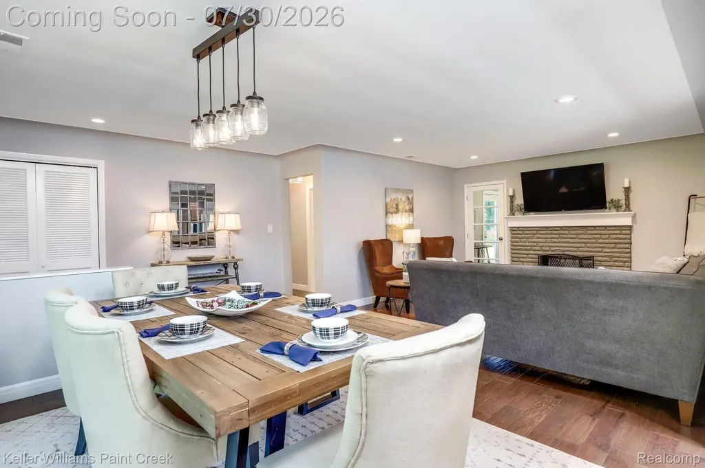 340 Whims Lane Oakland Charter Township MI 48306