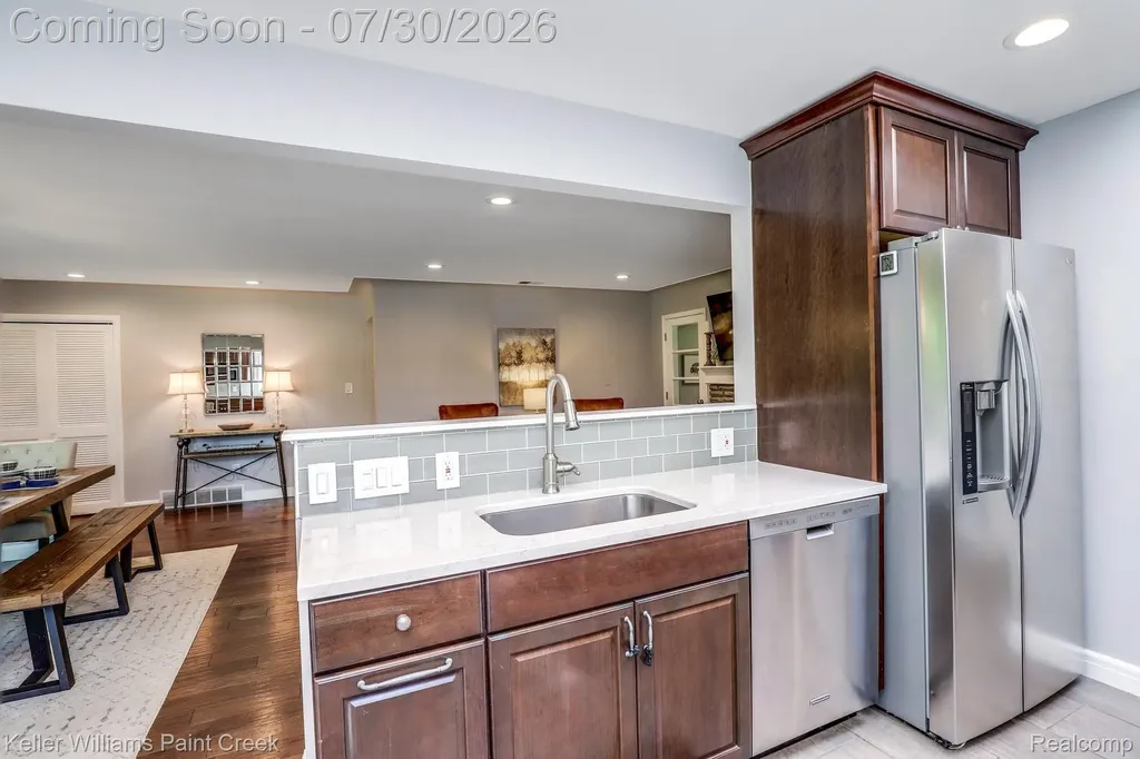 340 Whims Lane Oakland Charter Township MI 48306