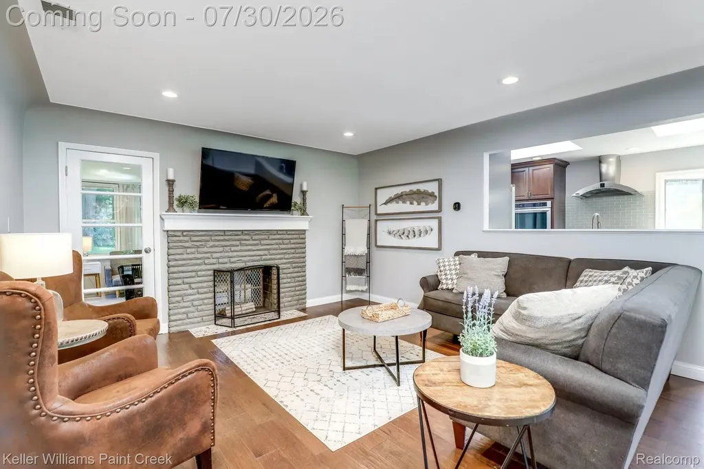 340 Whims Lane Oakland Charter Township MI 48306