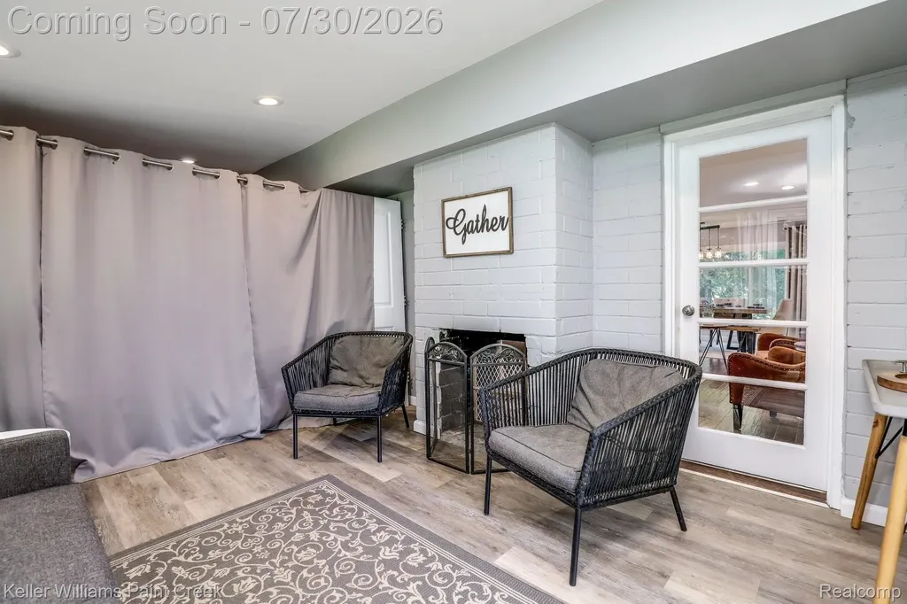 340 Whims Lane Oakland Charter Township MI 48306