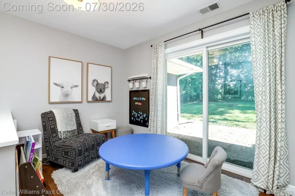 340 Whims Lane Oakland Charter Township MI 48306