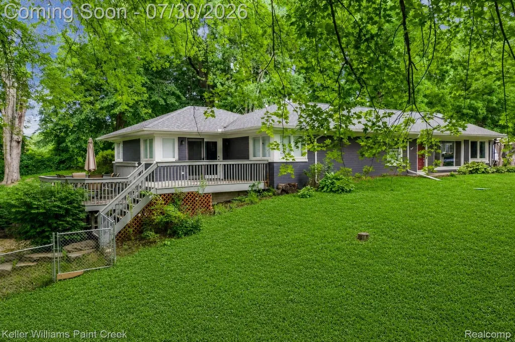 340 Whims Lane Oakland Charter Township MI 48306