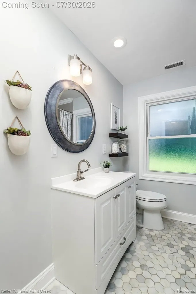340 Whims Lane Oakland Charter Township MI 48306