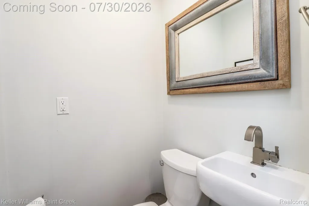 340 Whims Lane Oakland Charter Township MI 48306