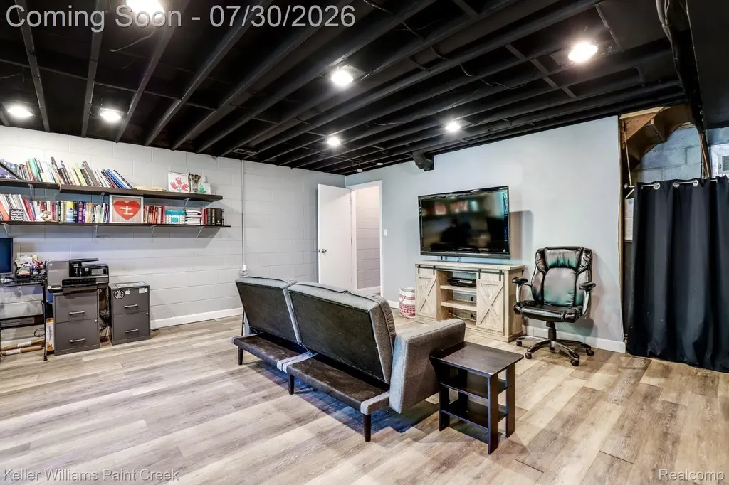 340 Whims Lane Oakland Charter Township MI 48306