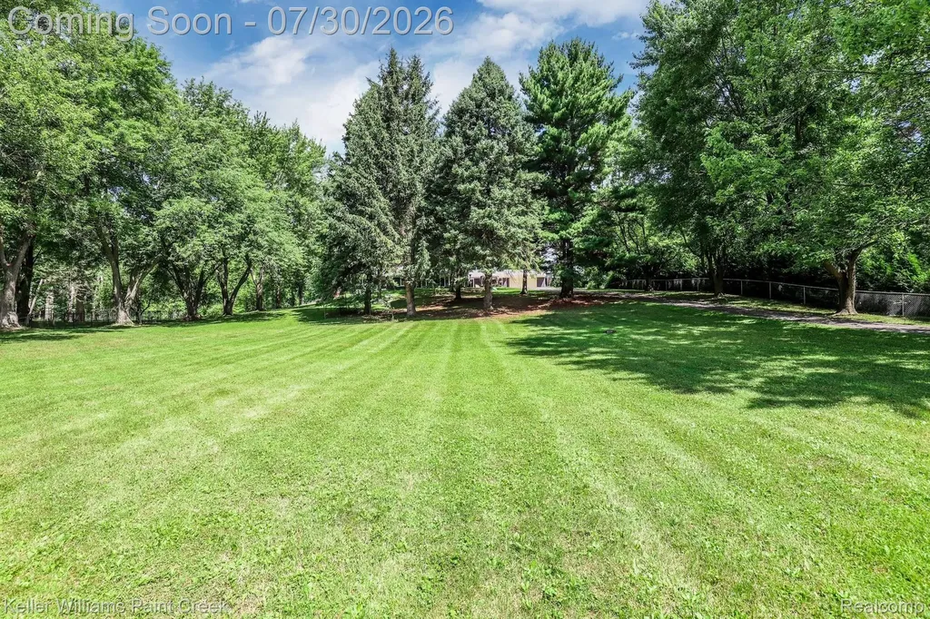 340 Whims Lane Oakland Charter Township MI 48306