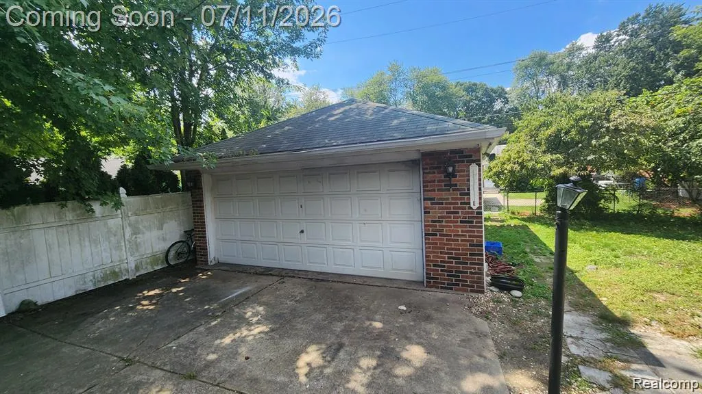 8315 Arnold Street Dearborn Heights City MI 48127