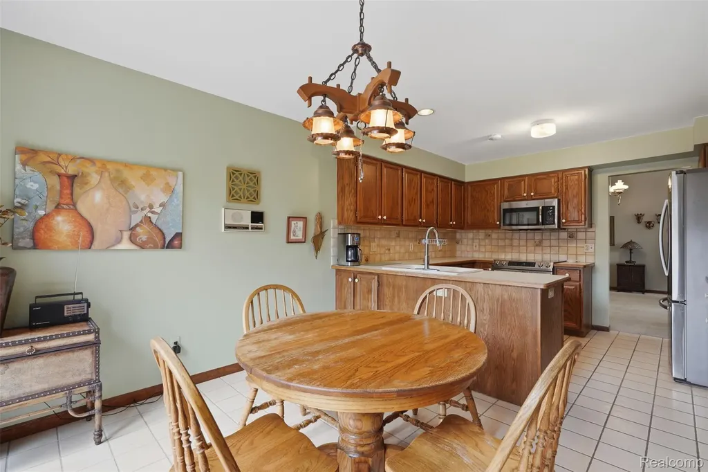 42675 Christina Drive Sterling Heights City MI 48313