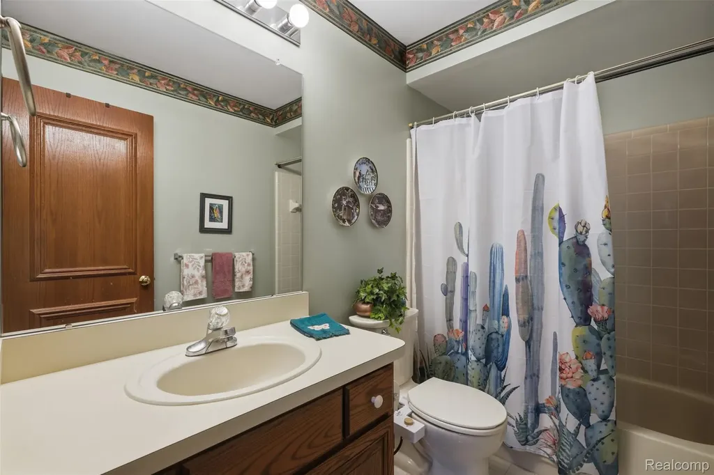 42675 Christina Drive Sterling Heights City MI 48313
