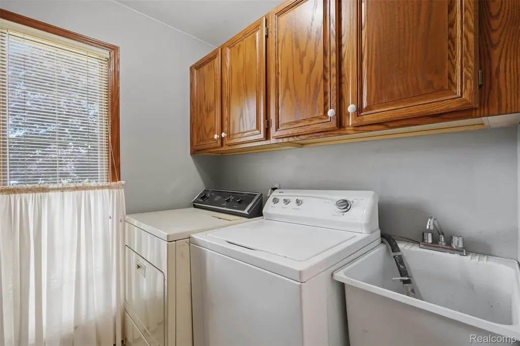 42675 Christina Drive Sterling Heights City MI 48313