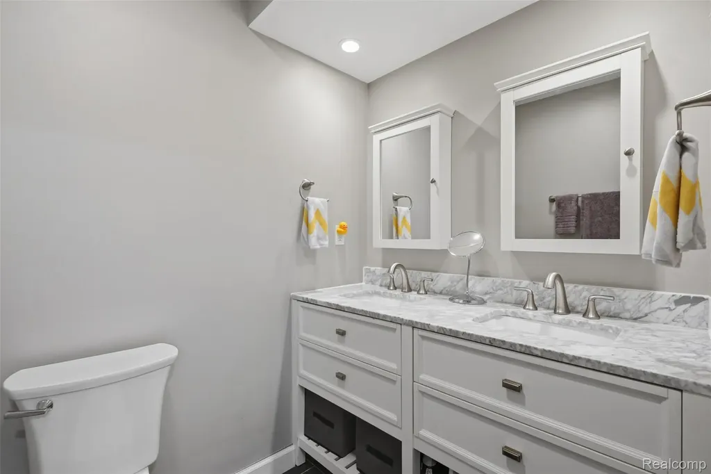 42675 Christina Drive Sterling Heights City MI 48313