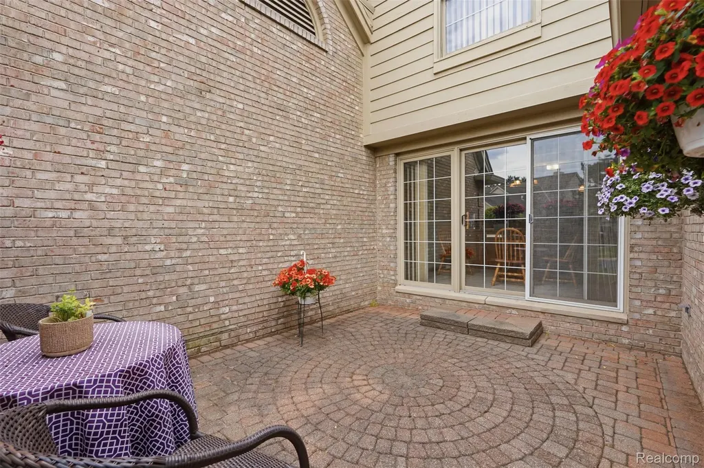 42675 Christina Drive Sterling Heights City MI 48313