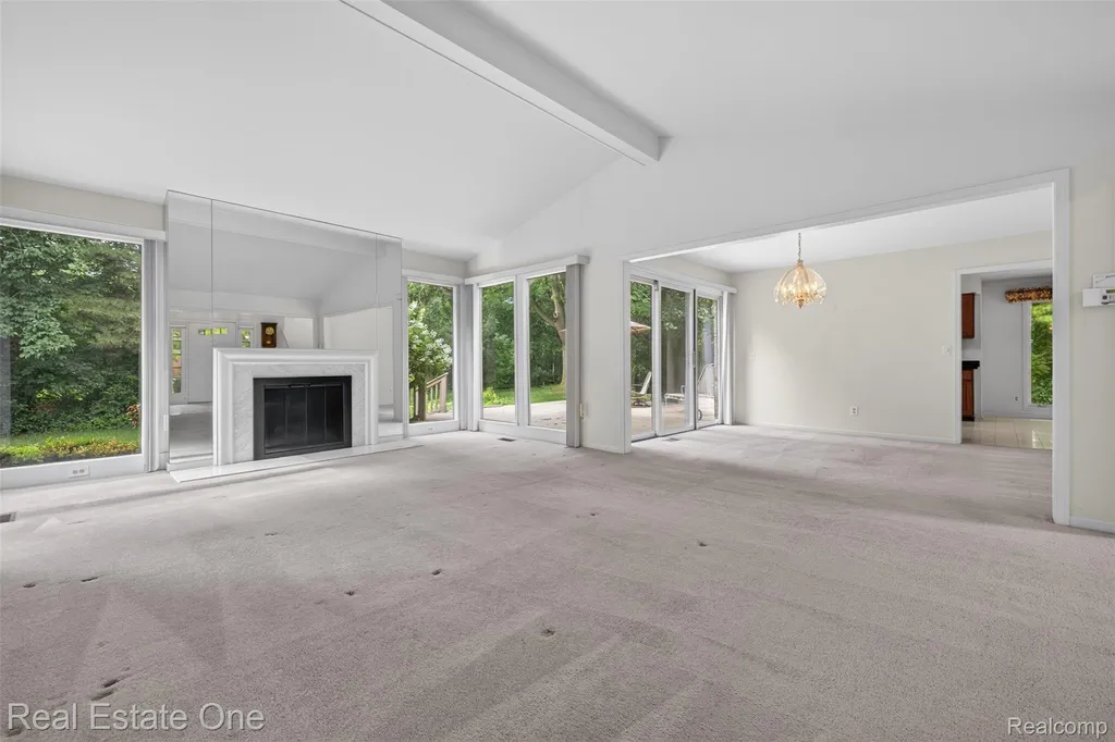 3400 Wedgewood Drive Rochester Hills City MI 48306