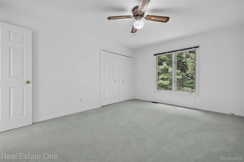 3400 Wedgewood Drive Rochester Hills City MI 48306