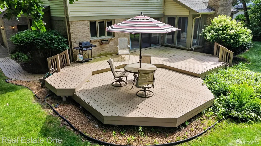 3400 Wedgewood Drive Rochester Hills City MI 48306