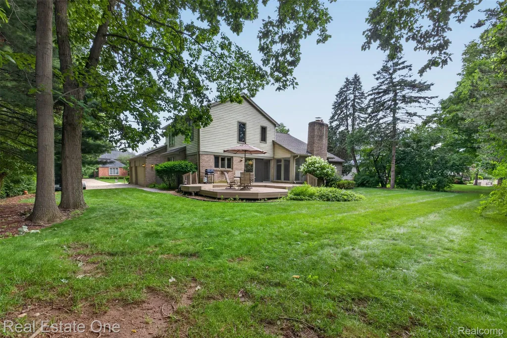 3400 Wedgewood Drive Rochester Hills City MI 48306